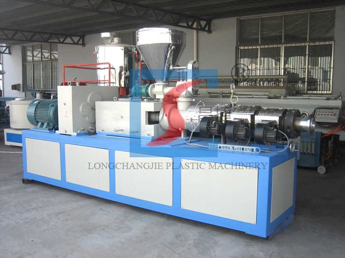 တူညီသောဦးတည်ချက်အမွှာဝက်အူ extruder ၏မြင့်မားသောစွမ်းဆောင်ရည်ကိုဘယ်လိုရနိုင်မလဲ။
