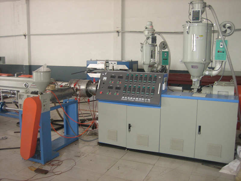 PB ပြွန်ထုတ်လုပ်မှုလိုင်းတွင် extruder ၏အခန်းကဏ် is ကဘာလဲ။
