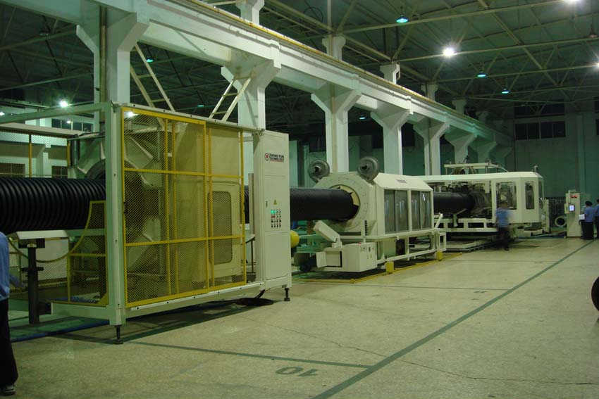 Pe PVC နှစ်ဆနံရံမြှောင်းလှည့်လည်သောစက်