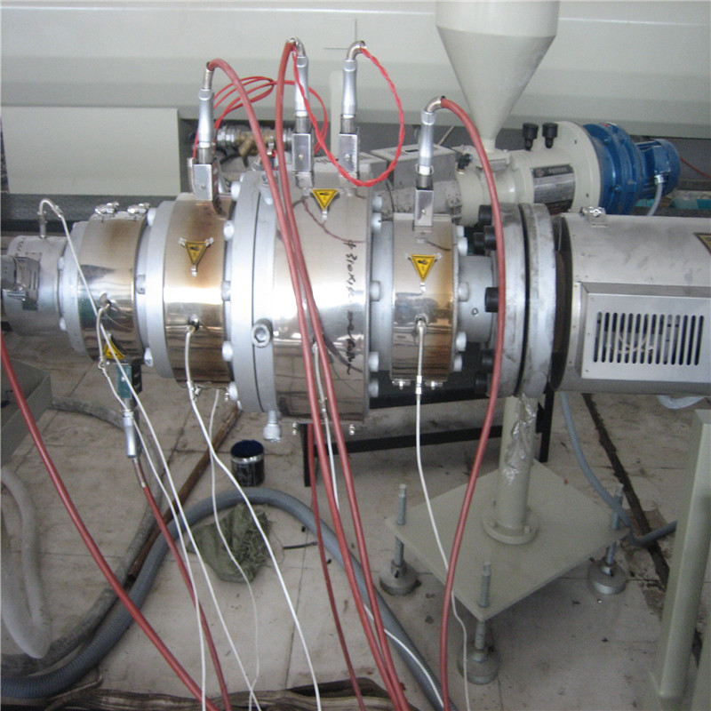 သုံးလွှာ PPR ပိုက် Extruder Extruding စက်